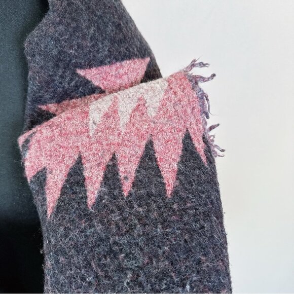 Aritzia Triangle Aztec Wool Scarf - Picture 7 of 7